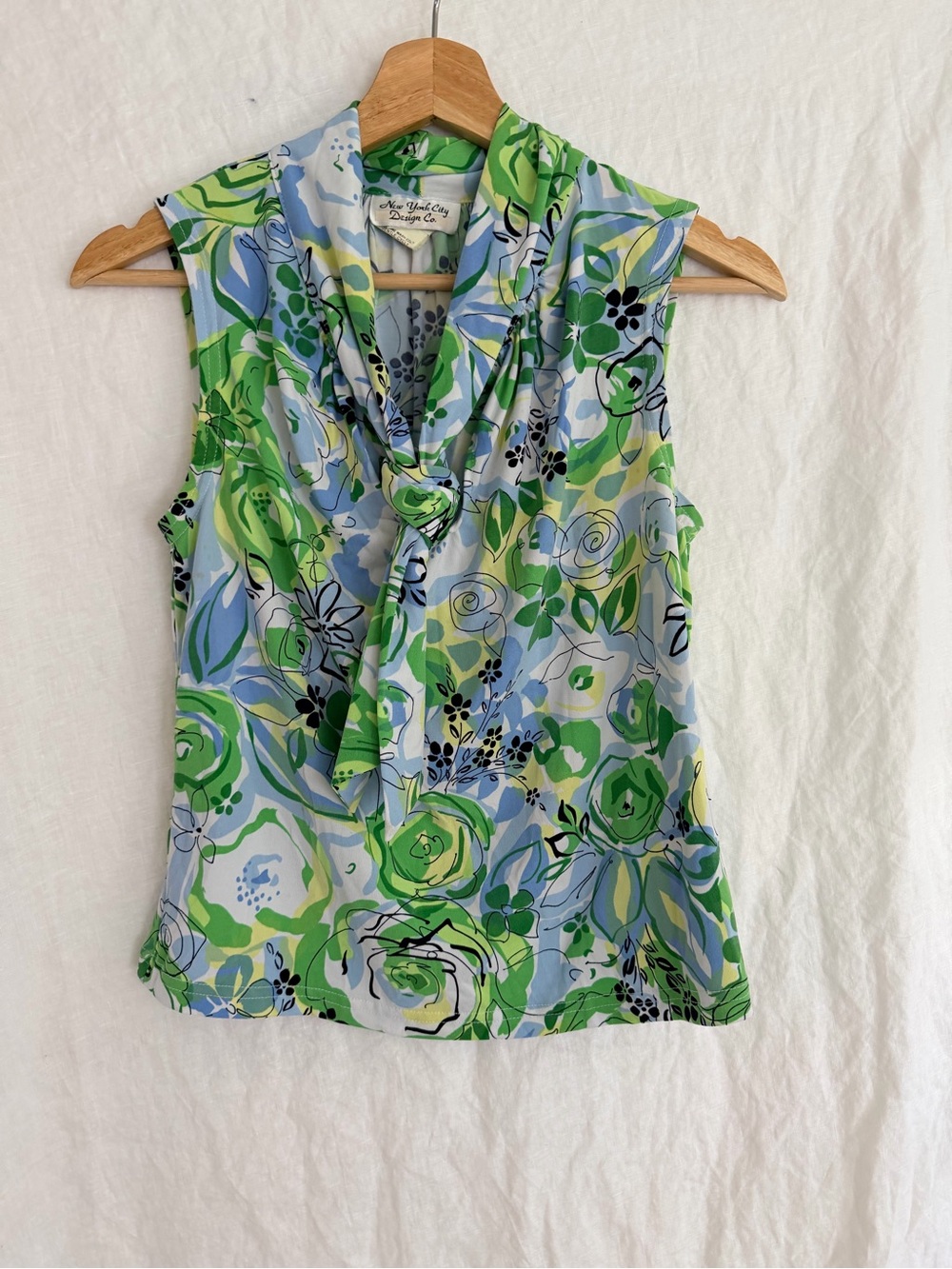 New York City Design Co. Floral Tie-Neck Sleeveless Top Green/Blue Small